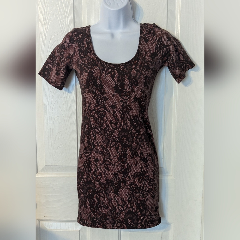 Forever 21 lace print short sleeve shirt Sz: M